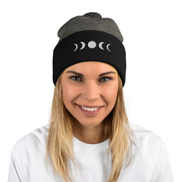 [Seasonal] Pom-Pom Beanie - Phases - Image 2